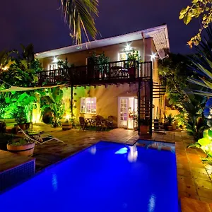 villa-costa-rose.hotels-capetown.com/